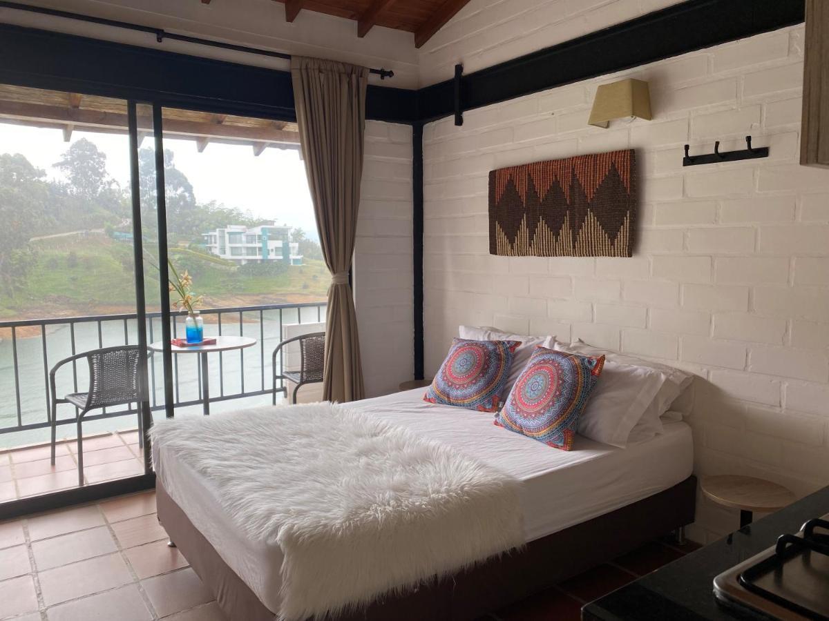 Ecolodge Bahia Del Penon Guatapé エクステリア 写真